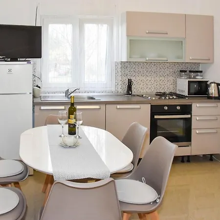 Tara Apartmán Biograd Na Moru