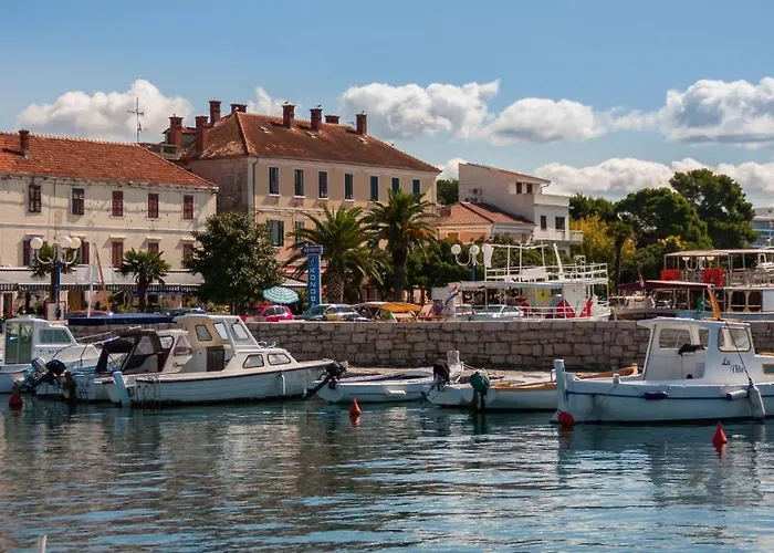 Daire Tara Biograd Na Moru