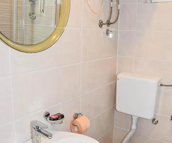 Tara アパート ビオグラード・ナ・モル